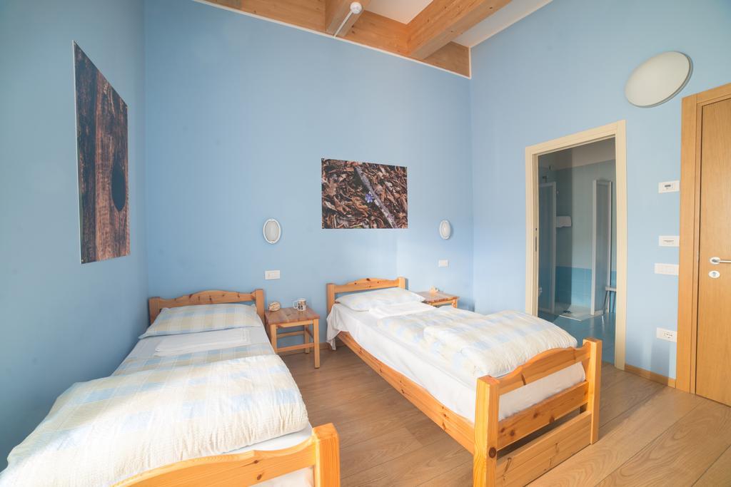Hostel L'Ost - Ostello di Grumes Eksteriør bilde