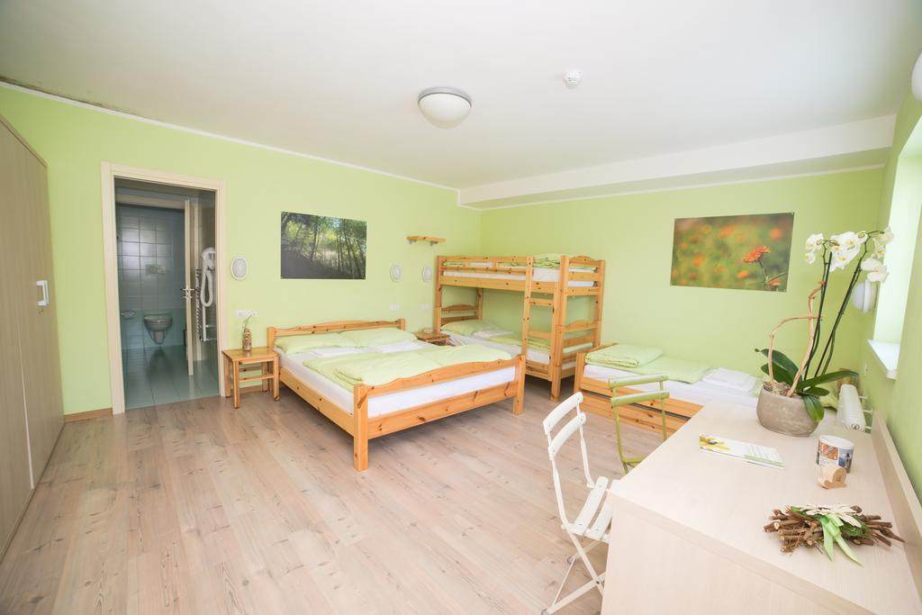 Hostel L'Ost - Ostello di Grumes Eksteriør bilde