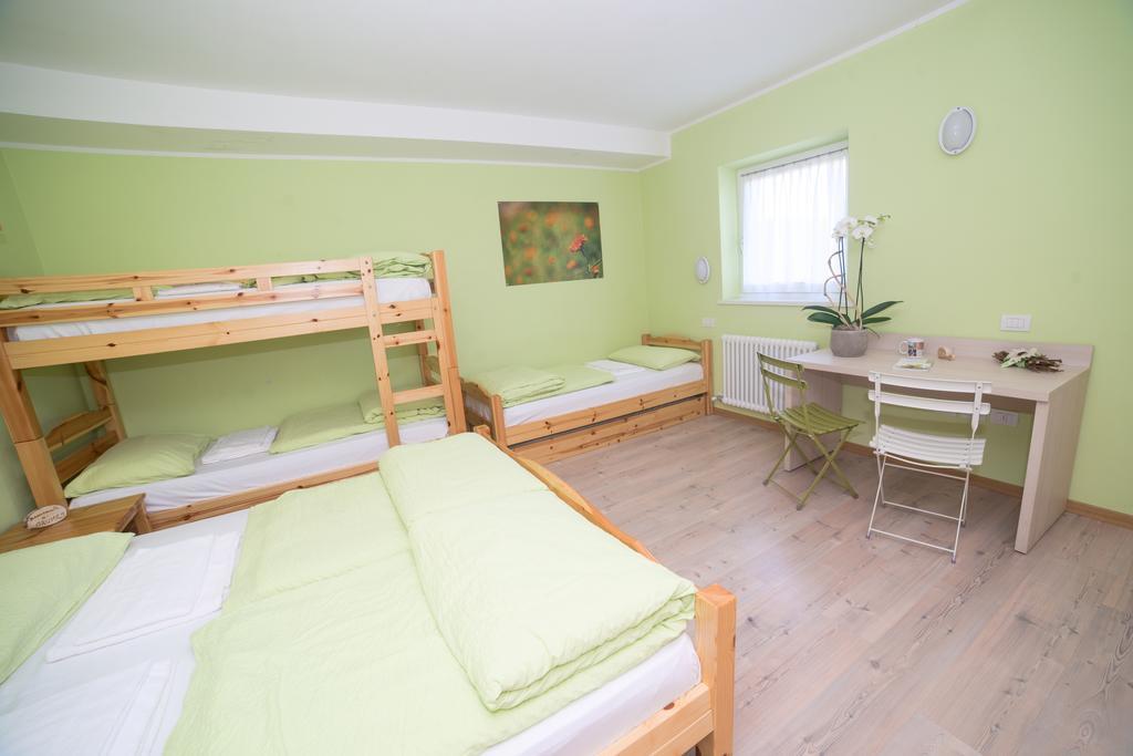 Hostel L'Ost - Ostello di Grumes Eksteriør bilde