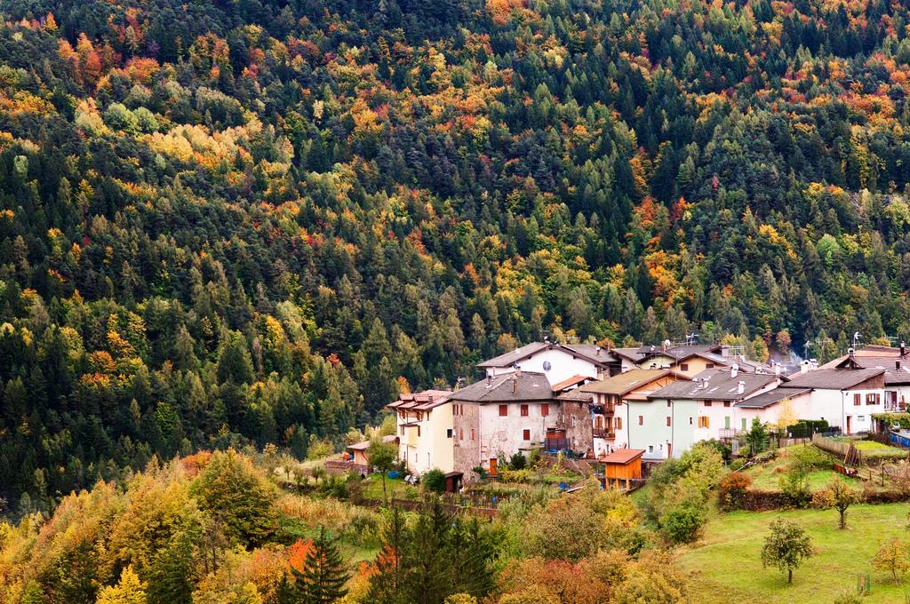 Hostel L'Ost - Ostello di Grumes Eksteriør bilde