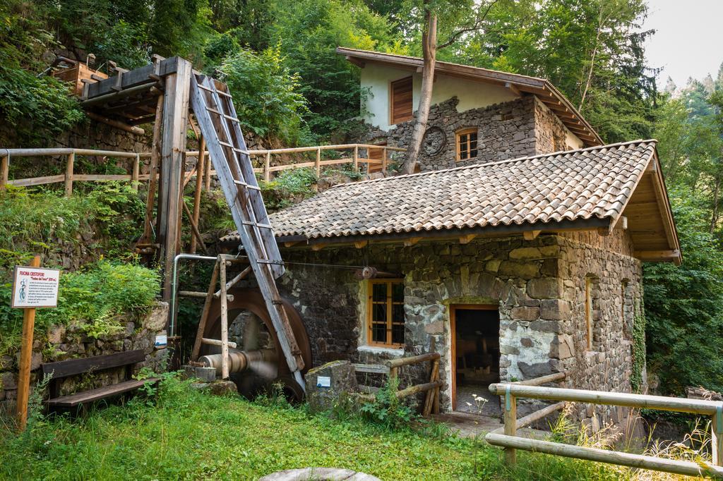 Hostel L'Ost - Ostello di Grumes Eksteriør bilde